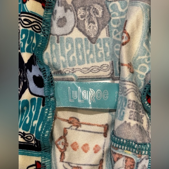 Lularoe Women’s One Size leggings Disney Evil Queen Hearts Card Wonderland - Picture 4 of 7